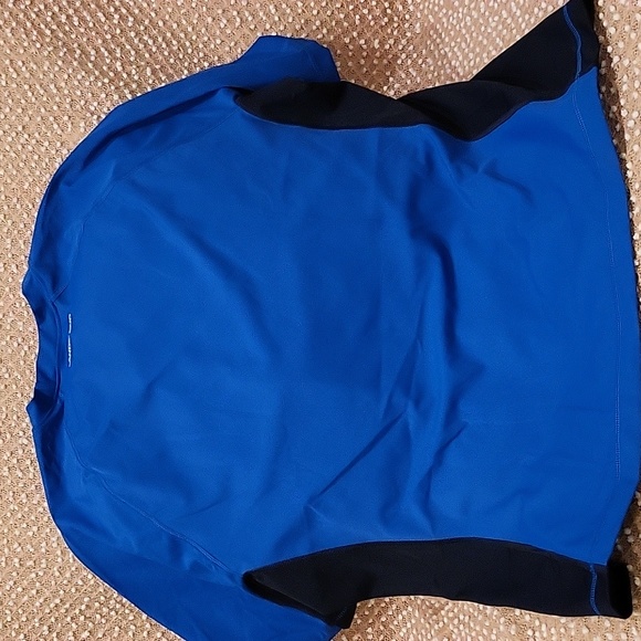 Land's End Rash Guard - Picture 7 of 9